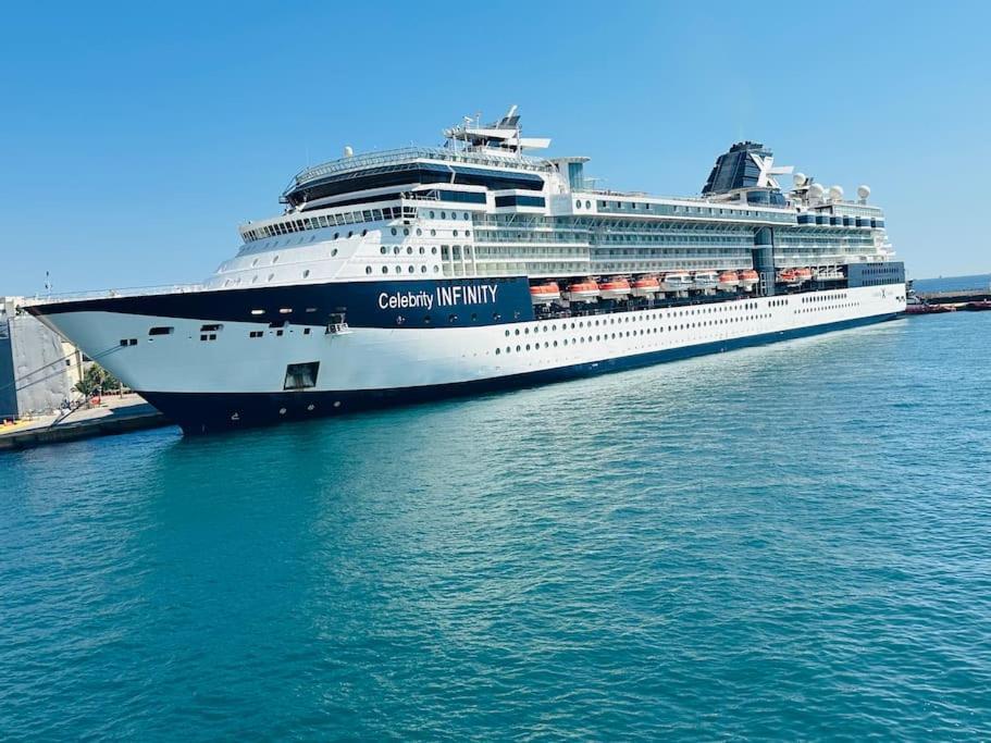 Blue Suite At Piraeus Port Exterior photo