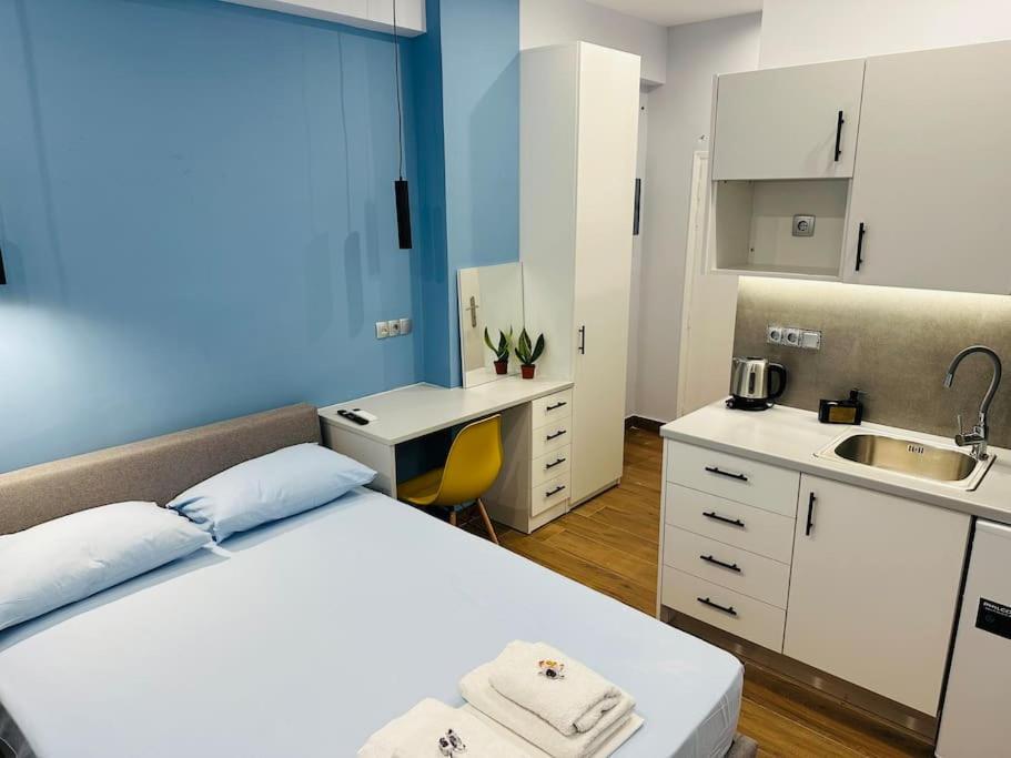 Blue Suite At Piraeus Port Exterior photo